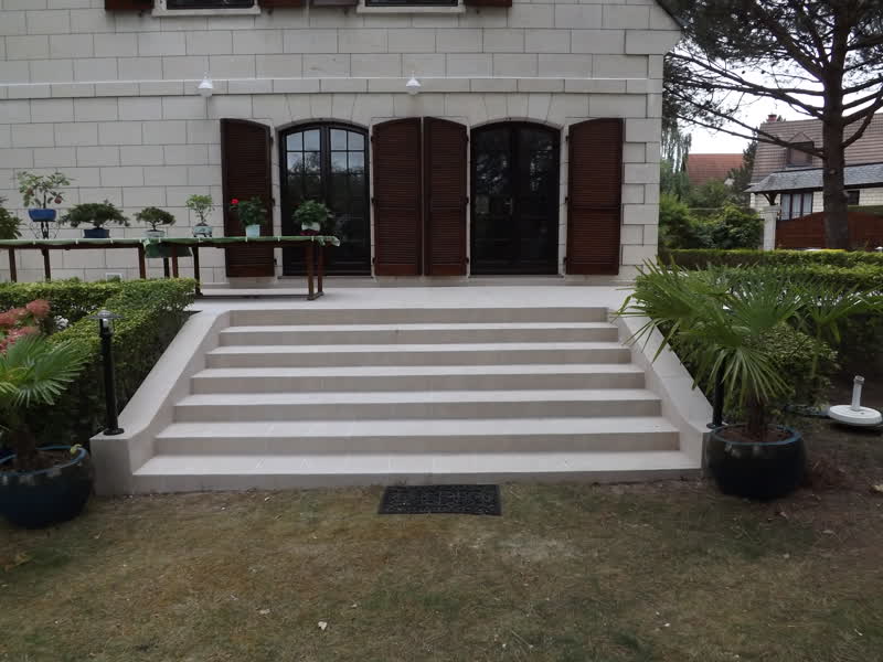 Après : Aménagement d'allée et pavage extérieur - Après